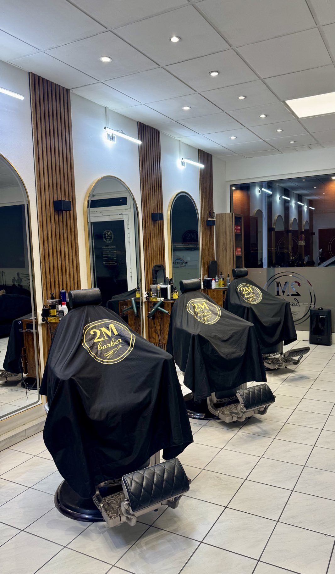 Outils du barbier, ambiance du salon